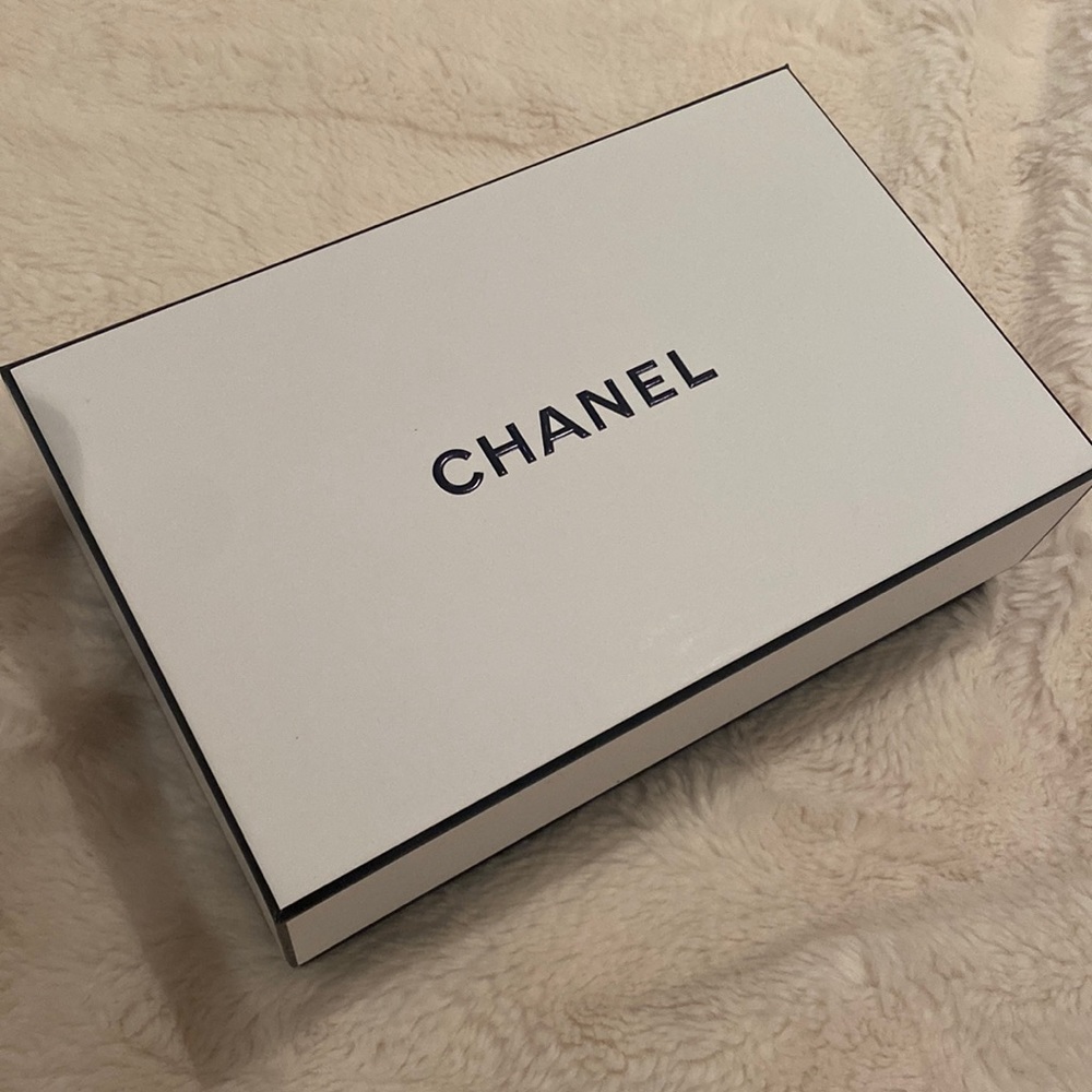 CHANEL BOX